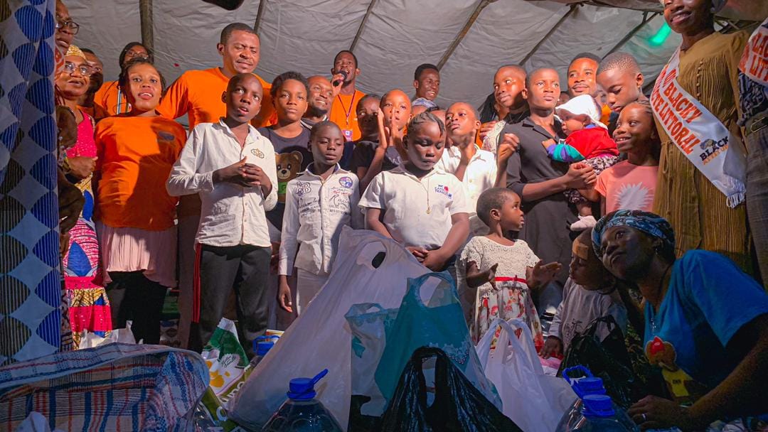 El Netsha Choir et des orphelins pour célébrer Jésus