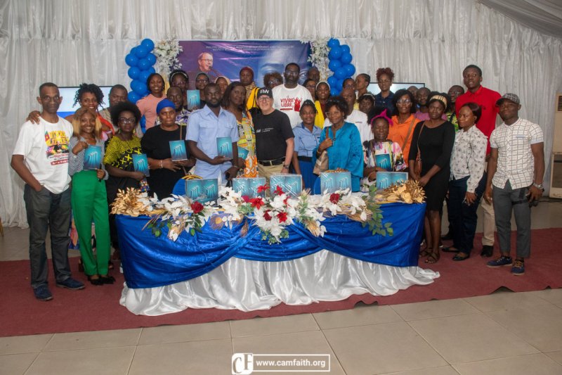 Ministere Philippe Decourroux douala (62) 
